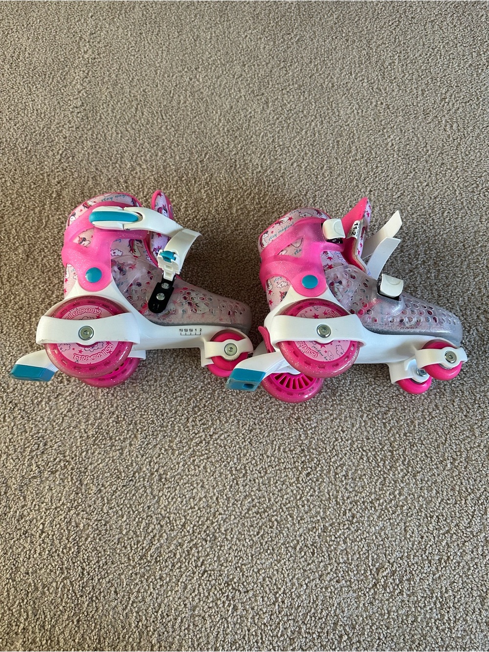 Girls adjustable Roller Skates 11-2 great condition!